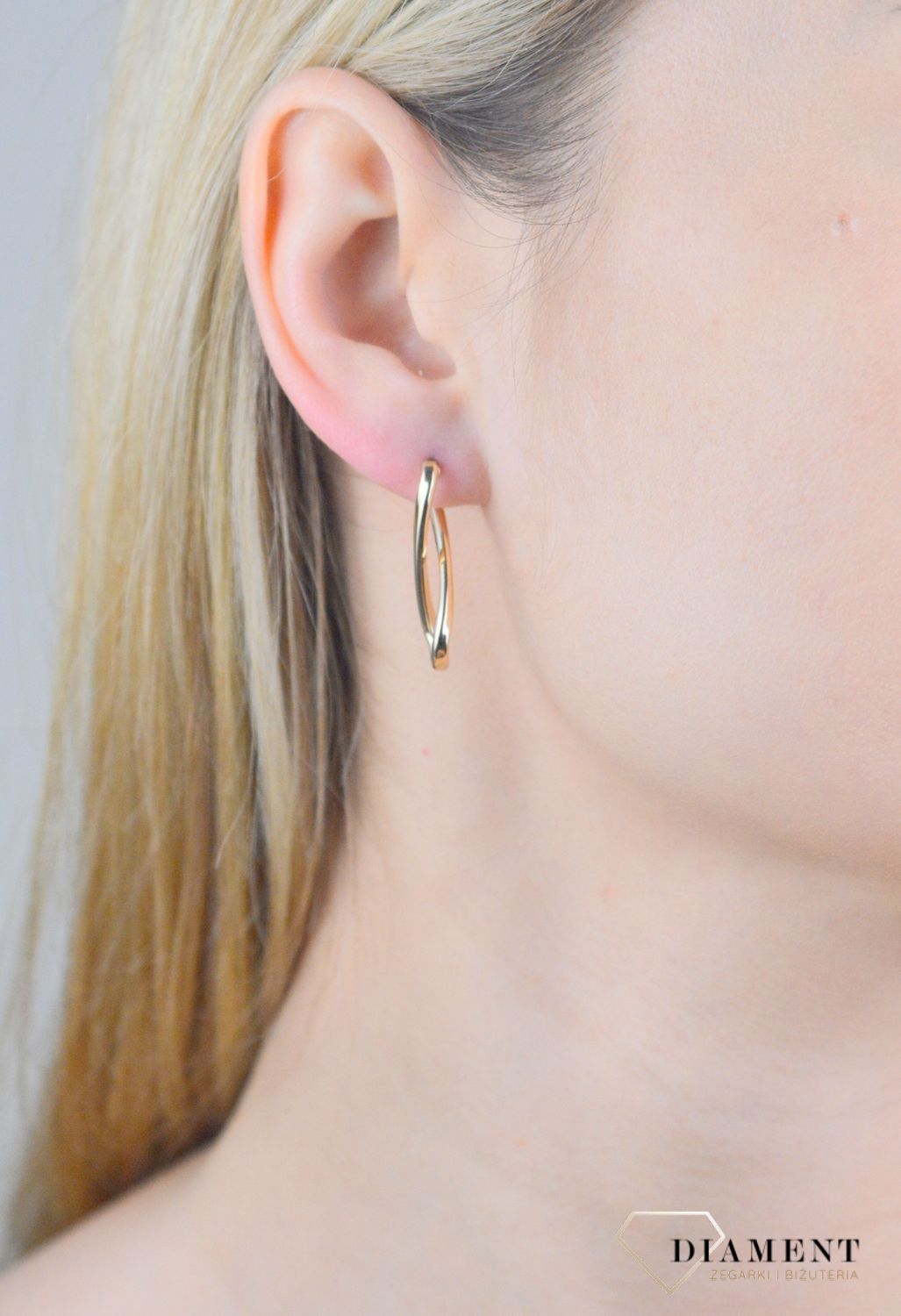 Kolczyki złote ósemki próba 375, KL 5290 375 Złote kolczyki zostały wykonane z wysokiej jakości złota próby 375. Złote kolczyki w kształcie prostych ósemek. Kunsztownie wykonane złote kolczyki to idealny prezent dla każdej kobiety..jpg